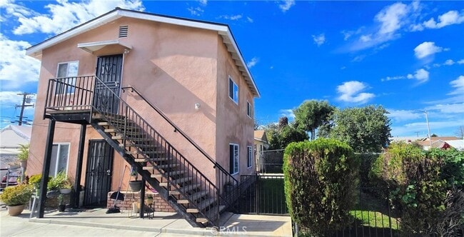 Building Photo - 1342 E 77th Pl