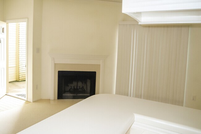 Building Photo - 7575 Cambridge St