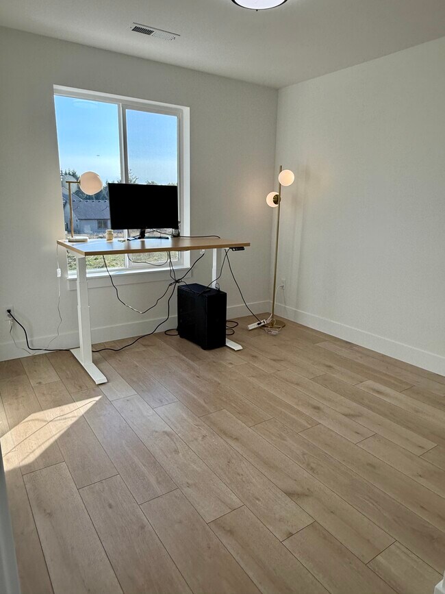 Building Photo - 4522 NE 59th Ave