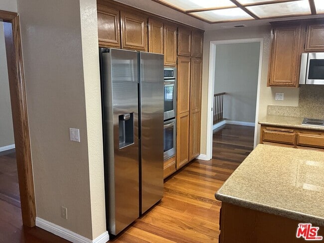 Building Photo - 1100 Promontory Pl
