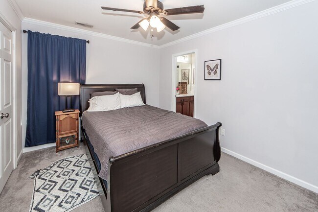 Building Photo - 3 Bedroom 2.5 Bath Single Family Home in S...