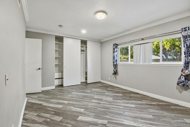 Building Photo - 12361 Andy St