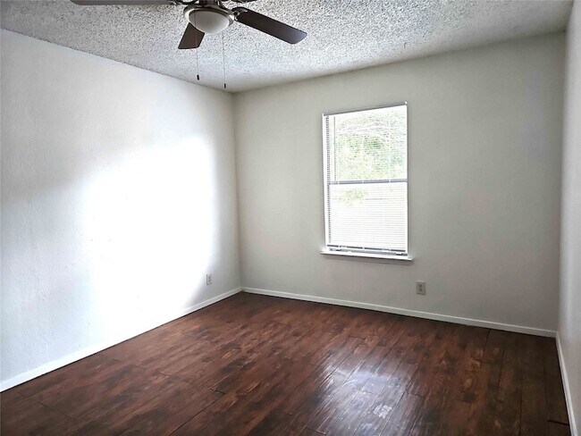 Building Photo - 6188 Vega Dr