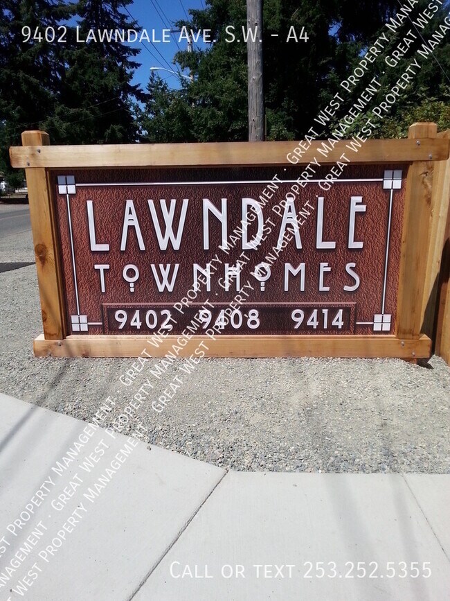 Building Photo - 9402 Lawndale Ave SW