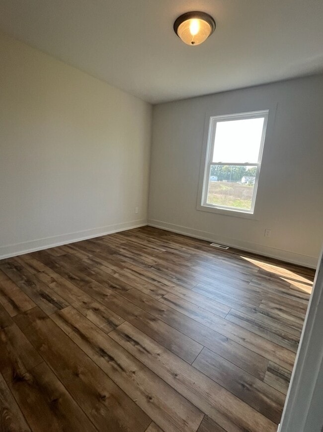 Building Photo - 3212 Babylon Rd