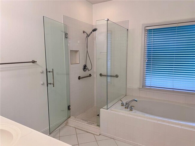 Building Photo - 4455 Mariners Ridge