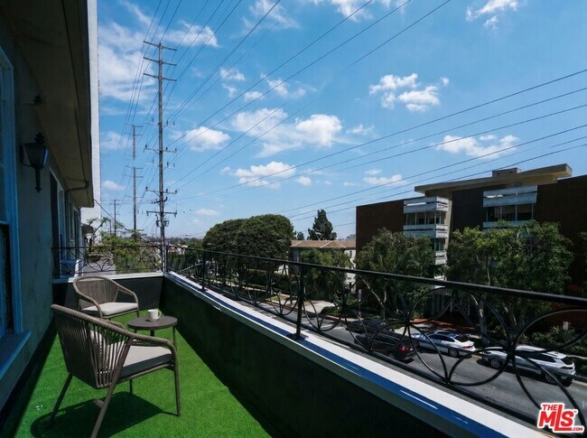 Building Photo - 8551 Holloway Dr