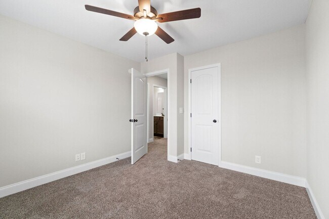 Building Photo - 338 Fallow Cir