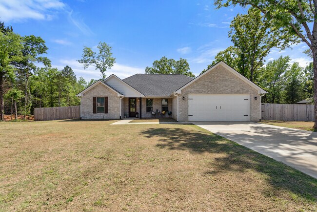 Building Photo - 19379 Cedarpark Pl