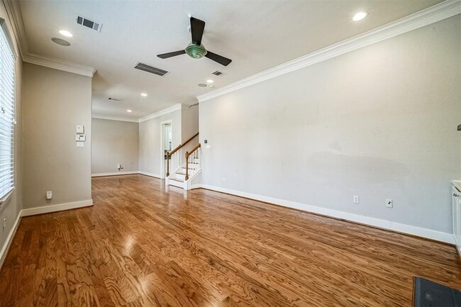 Building Photo - 926 Birdsall St