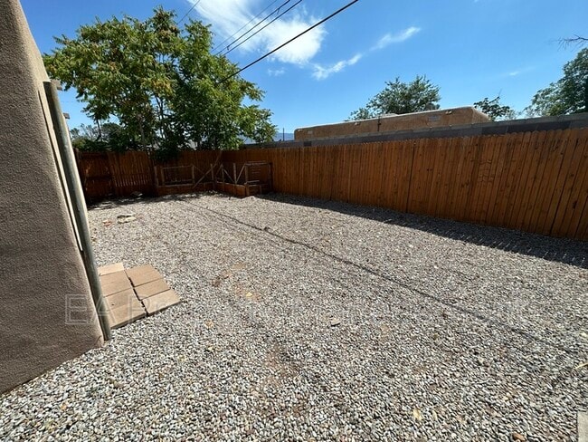 Building Photo - 3524 Cuervo Dr NE