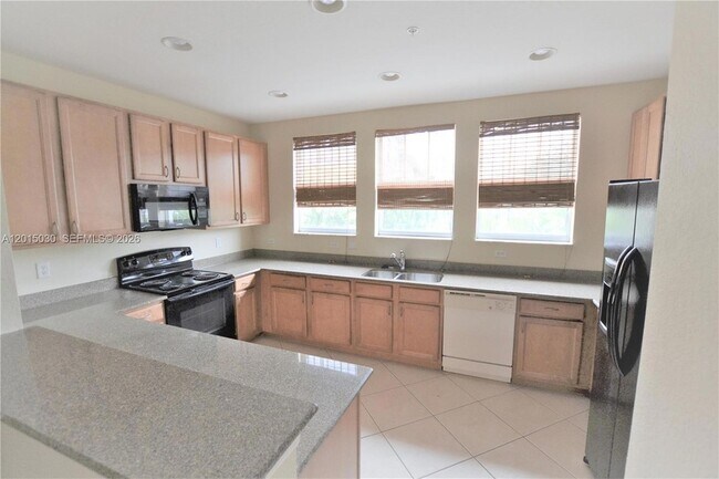 Building Photo - 690 Amador Ln