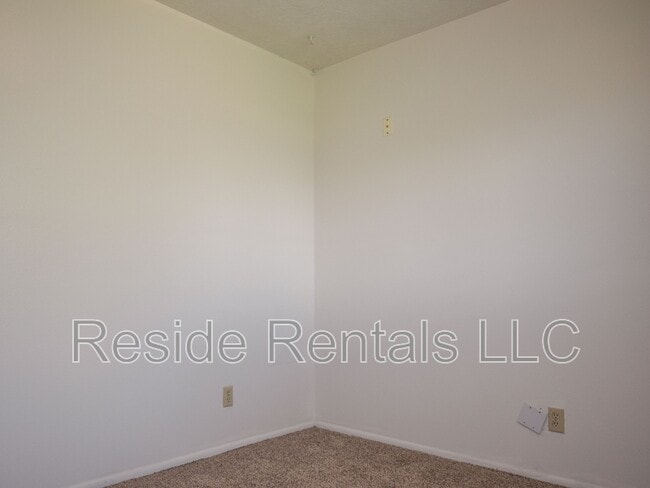 Building Photo - 301 1/2 West 500 North - 2