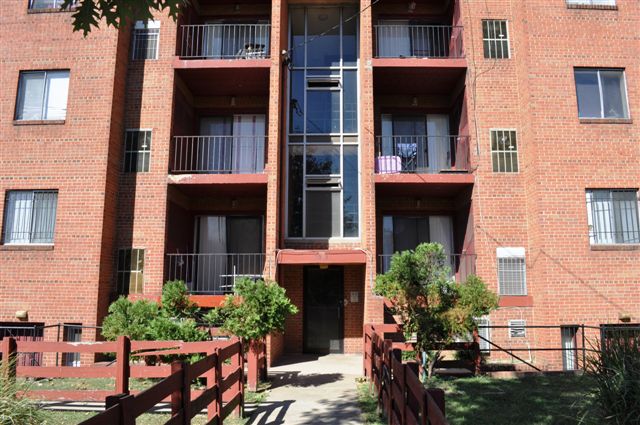 Building Photo - 4001 1st St SE