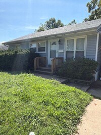 Building Photo - Versatile and inviting home