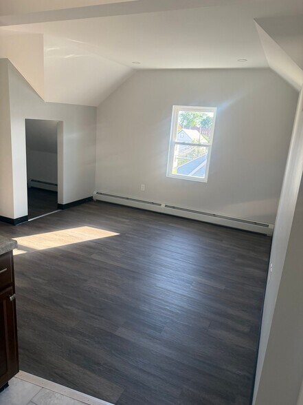 Building Photo - 383 Sayles St