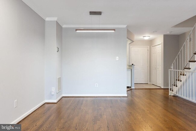 Building Photo - 2035 S Glebe Rd