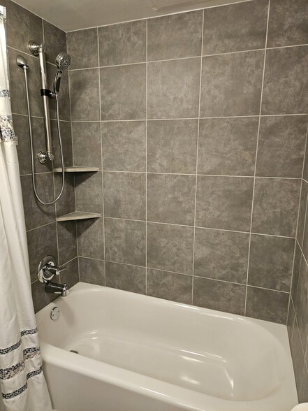 3rd Bathroom/Tub and Shower - 1020 15th St