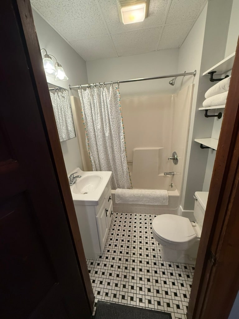 Building Photo - 7 Bacon St