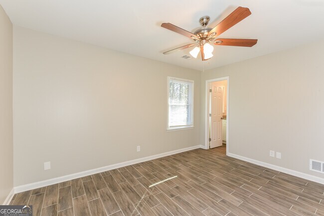 Building Photo - 110 Fairfield Dr