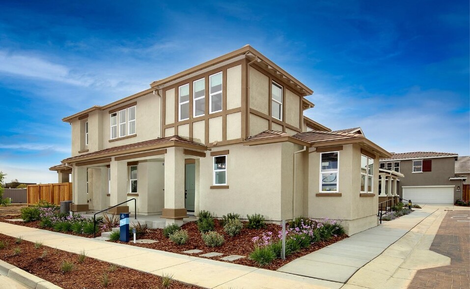 Building Photo - 1832 Chandler Dr