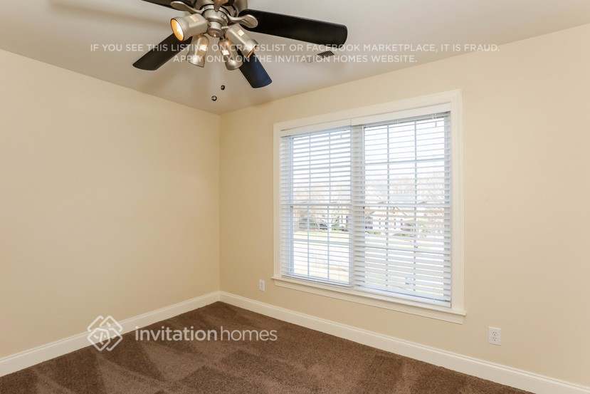 Building Photo - 1704 Crestgate Dr