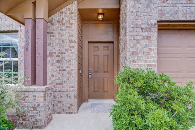 Building Photo - 6026 Burnet Bend Ave