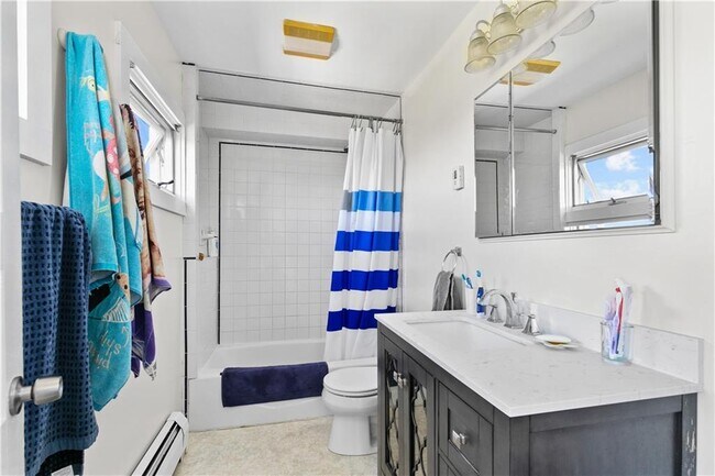 Building Photo - 1042 Anthony Rd