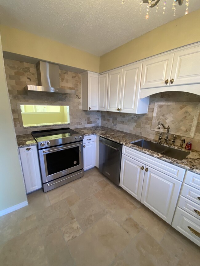 Building Photo - 2600 Brooken Hill Dr