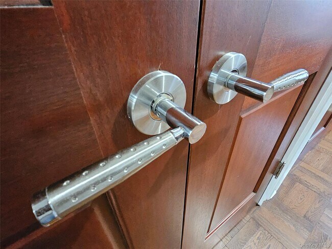 Building Photo - 49 Greenridge Ave