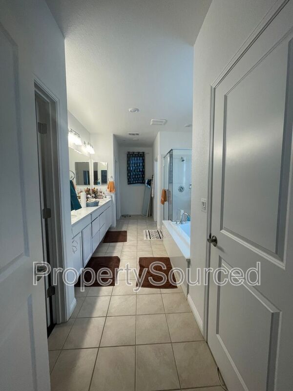 Building Photo - 2703 Rabbit Holw Dr