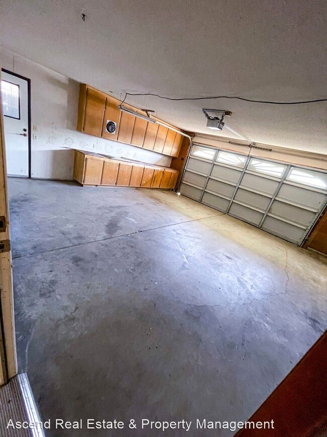 Building Photo - 4 br, 2 bath House - 3204 Suncrest Drive
