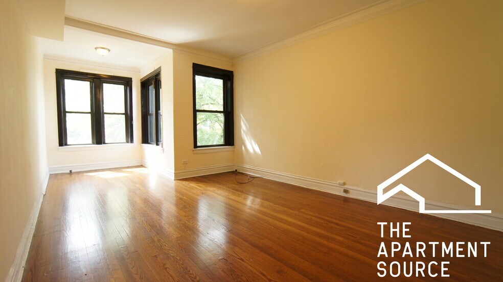 Building Photo - 2647 N Sawyer Ave