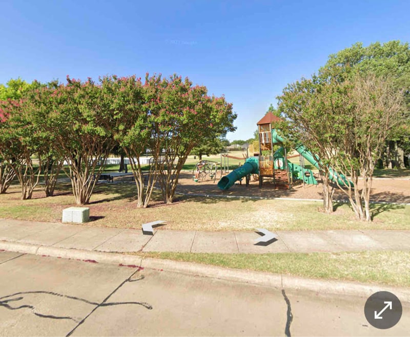 Building Photo - 9360 Sunset Dr