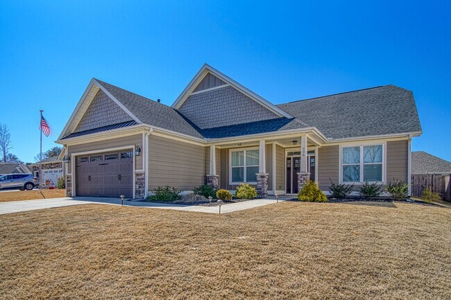 Primary Photo - Lincoln Park Subdivision, Taylors - 3BR, 2...