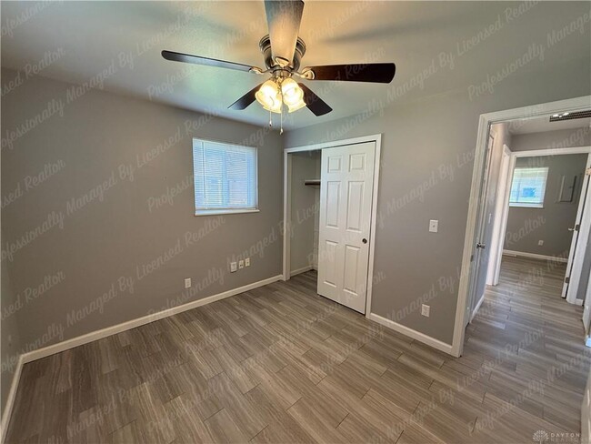 Building Photo - 5444 Bellefontaine Rd