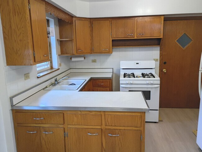 Building Photo - 8902 Wisner St