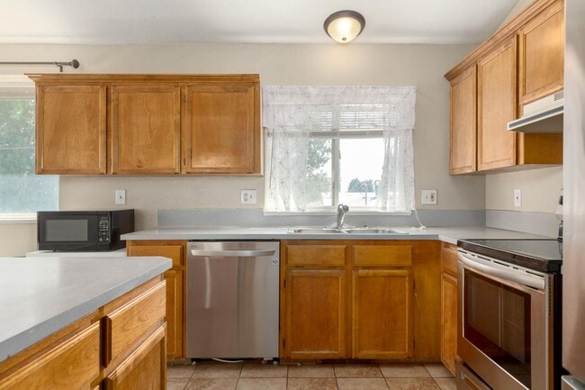 Building Photo - 14853 Burger Ln