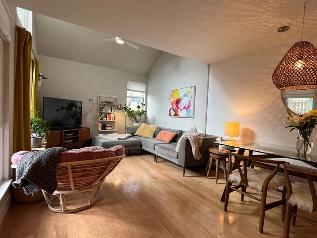 Building Photo - Nature’s Paradise in Shanahan Ridge - Fully Furnished