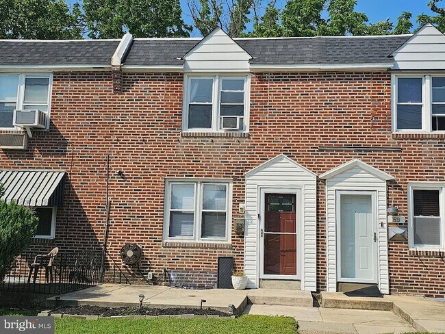 Building Photo - 1521 West End Dr