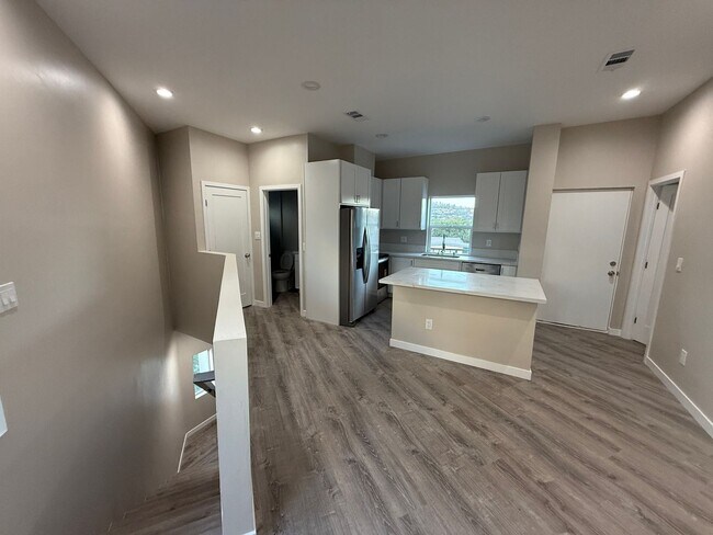 Building Photo - BRAND NEW 2026!! 4BD/2BA