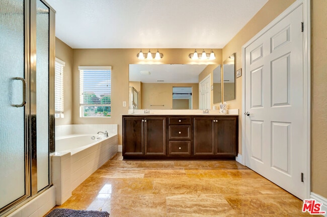 Building Photo - 27060 Mountain Willow Ln