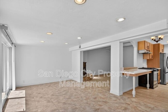 Building Photo - 2363 Judson St