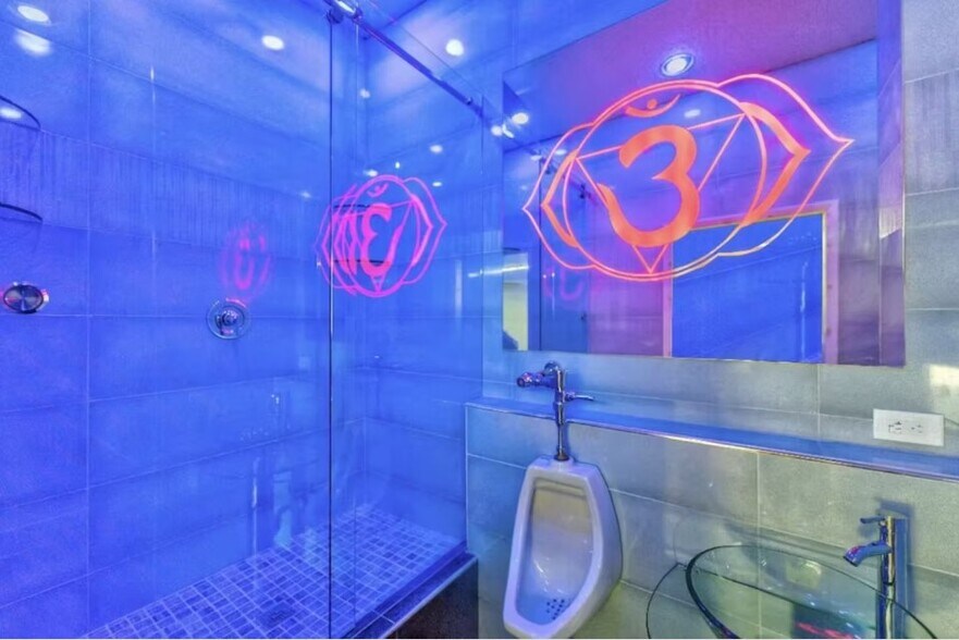 Third Eye Event Room Bathroom - 3160 Belcastro St