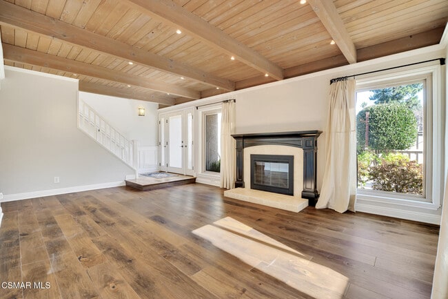 Building Photo - 2995 Dogwood Cir