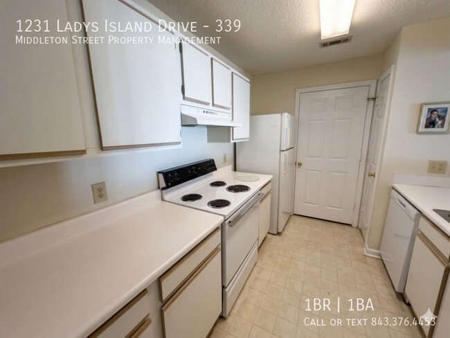 Building Photo - 1231 Ladys Island Dr