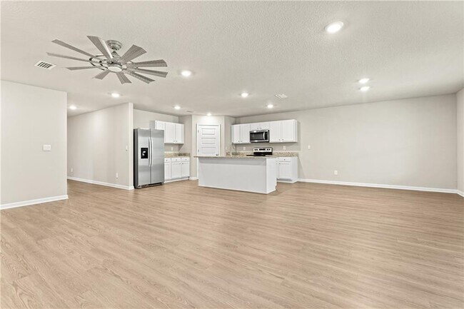 Building Photo - 6028 Creek Side Trl