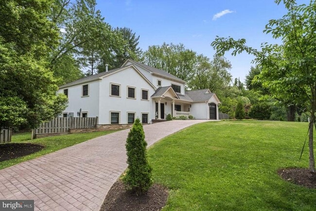 Building Photo - 5844 Bermuda Ct