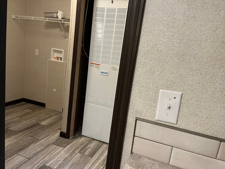 Building Photo - 6610 Lear Nagle Rd