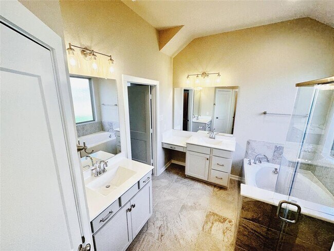 Building Photo - 967 Malibu Shr Ln